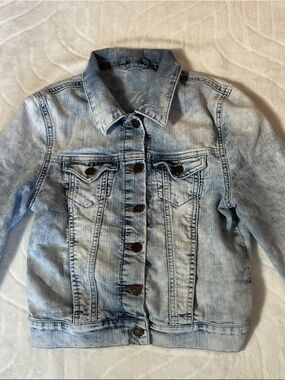 Light Wash Denim Jacket - Blue